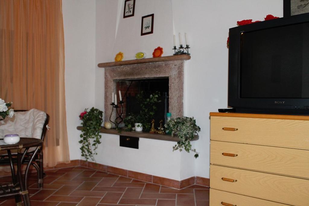 Casa Vacanze In Borgo Monteverdi Marittimo Exterior foto